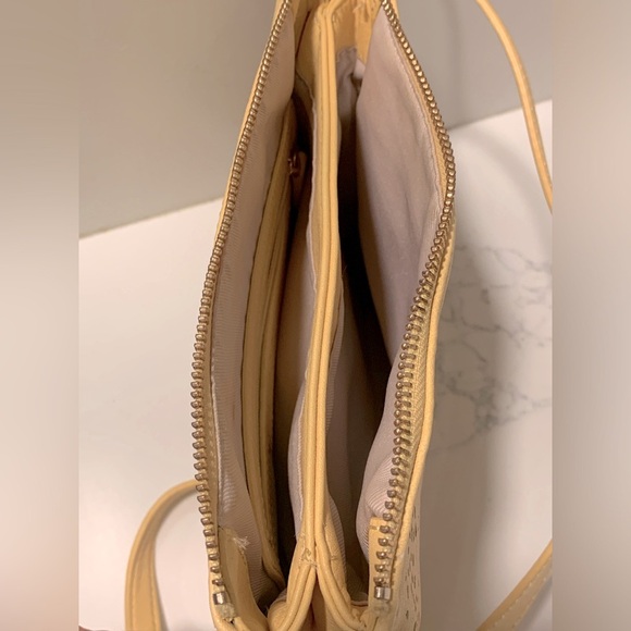 5/$25 LC Lauren Conrad Yellow Crossbody - Picture 3 of 10